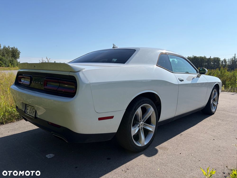 Dodge Challenger - 5