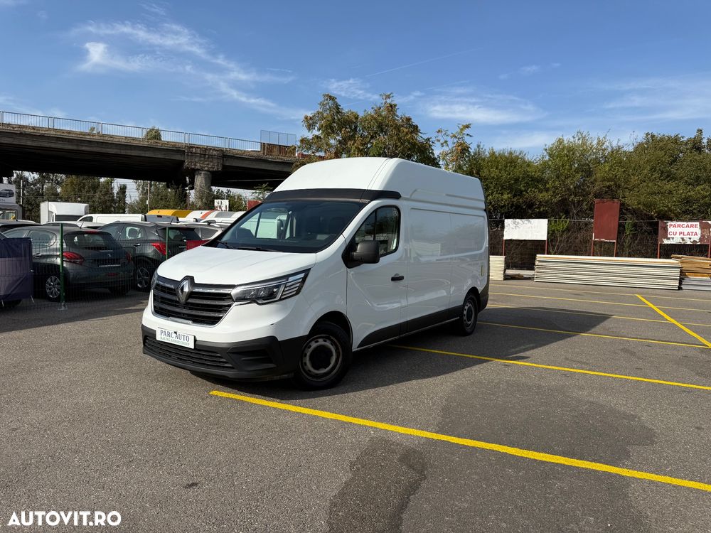 Renault Trafic 2023 photo 2