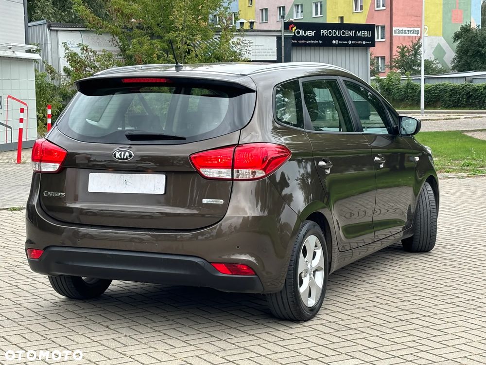 Kia Carens 1.6 GDI Attract - 11