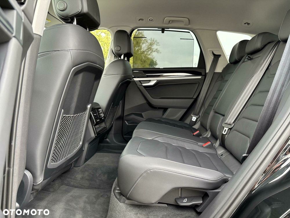 Volkswagen Touareg - 13