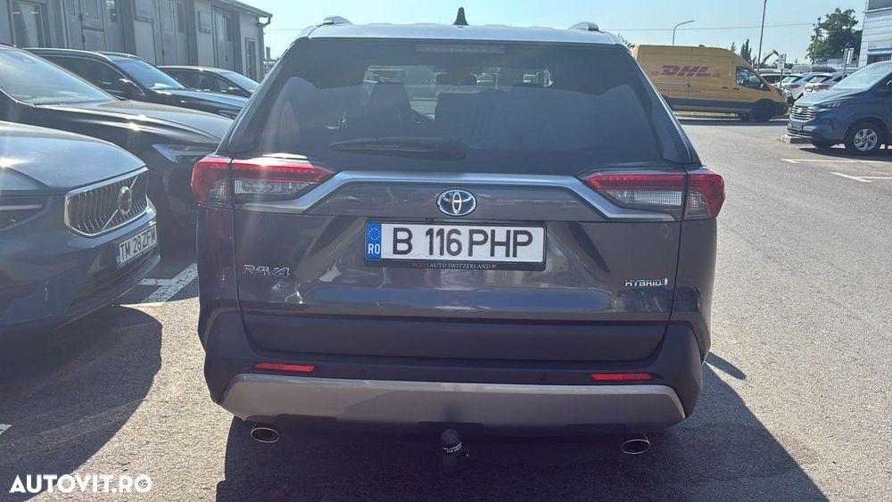 Toyota RAV4 - 6