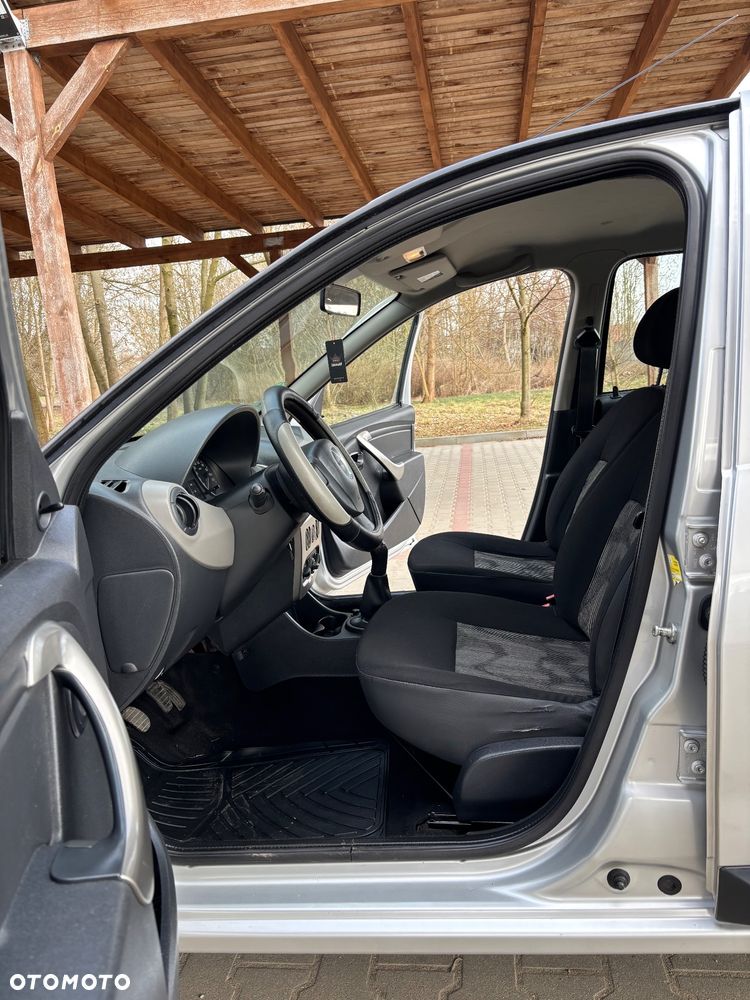 Dacia Sandero 1.2 16V Laureate II - 11