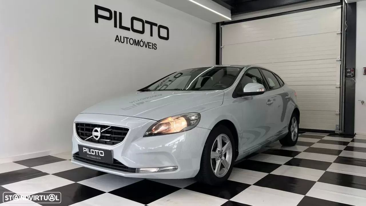 Volvo V40 1.6 D2 Momentum - 1