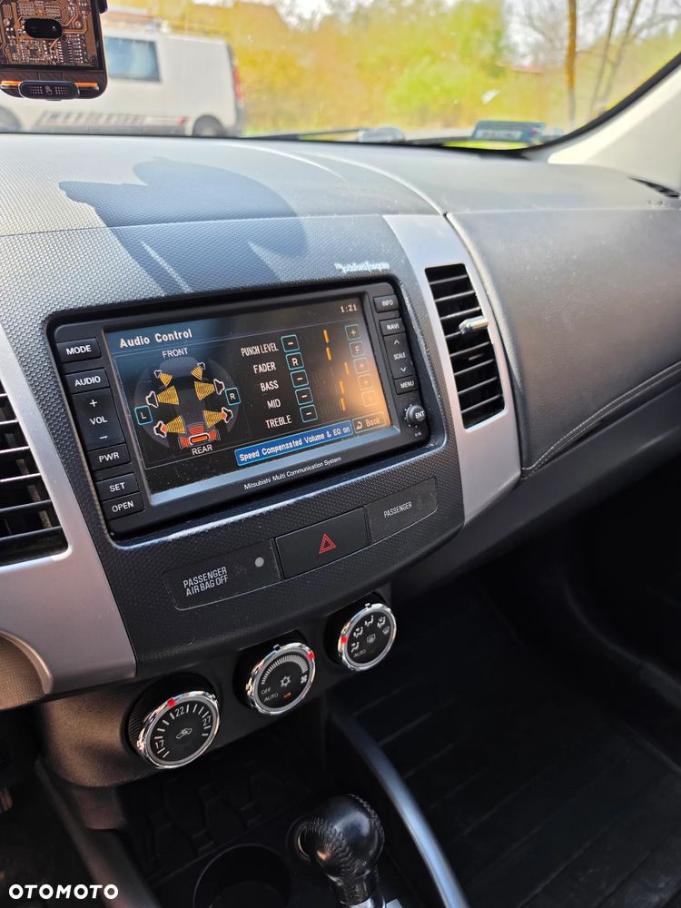 Mitsubishi Outlander 2.2 DID Instyle NAVI EU5 TC-SST - 8