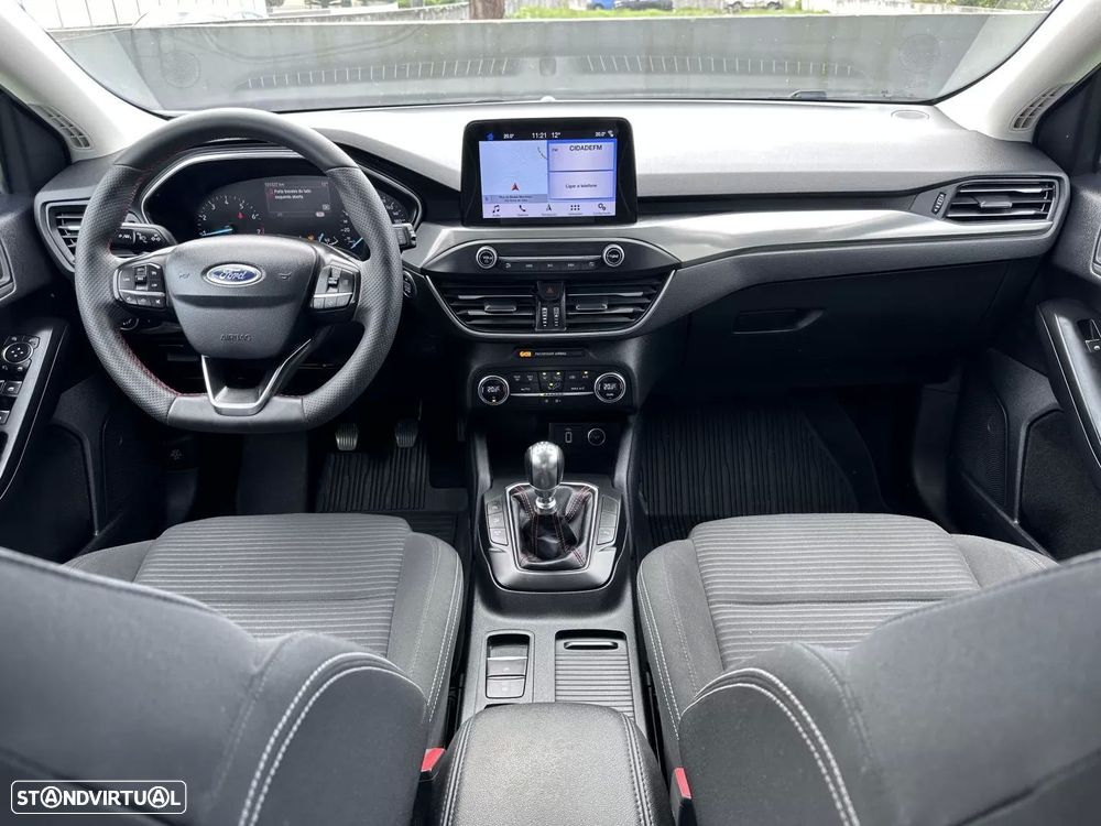 Ford Focus 1.0 EcoBoost S&S TITANIUM - 29