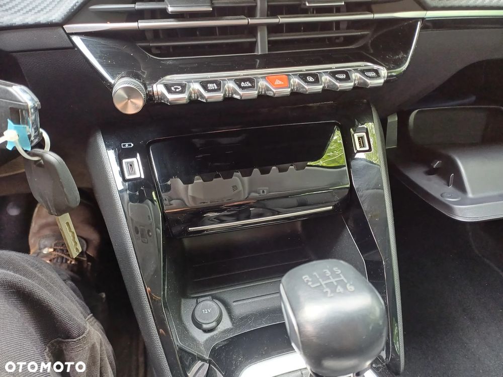 Peugeot 208 1.2 PureTech Allure S&S - 17