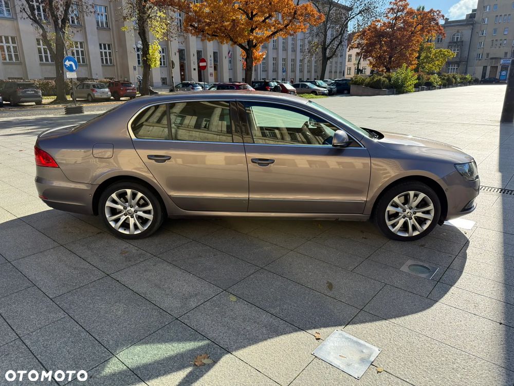 Skoda Superb 3.6 FSI 4x4 Platinum DSG - 3