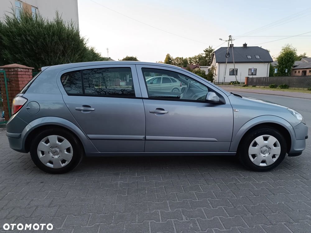 Opel Astra 1.8 Enjoy - 17