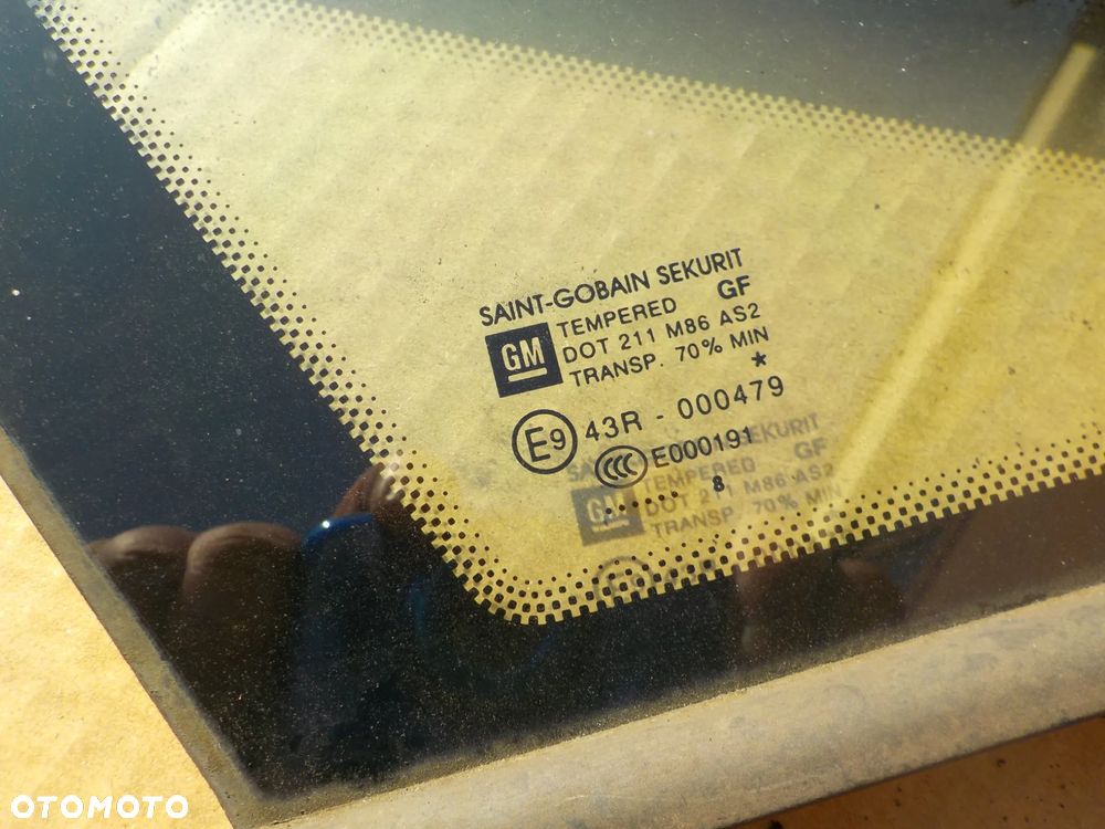 szyba prawy przód opel corsa d 5D 2008r - 3