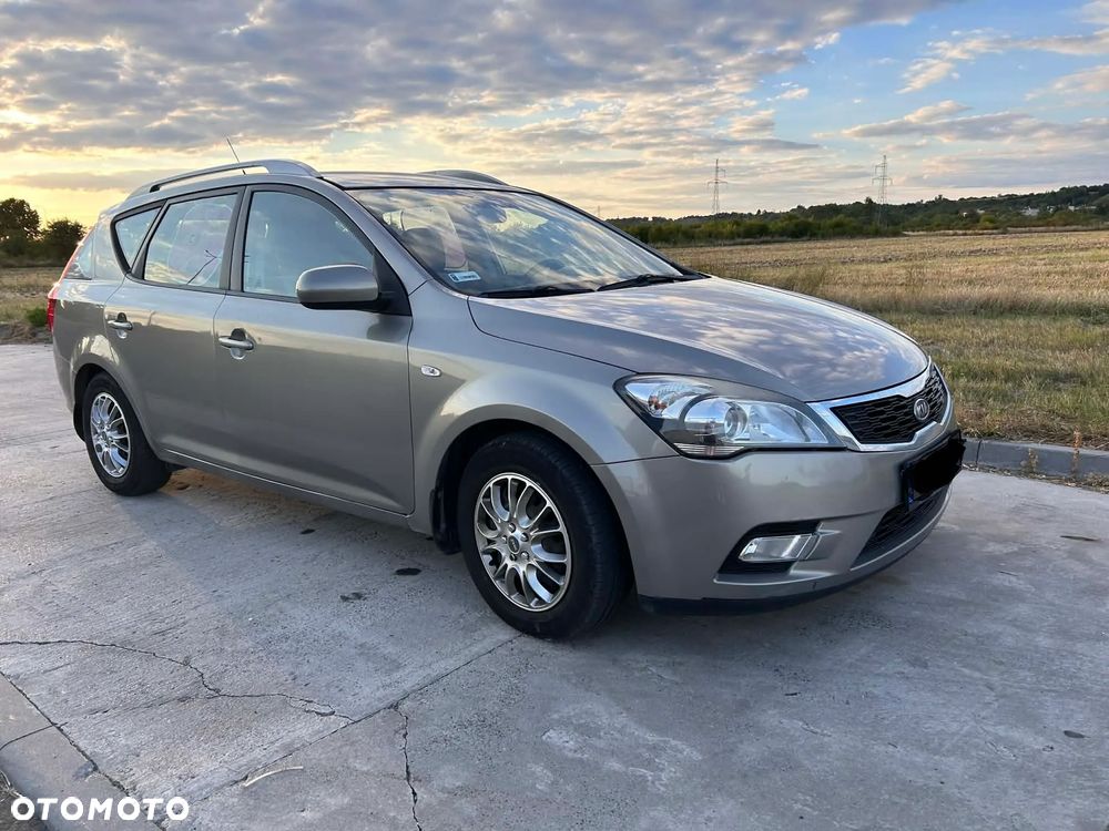 Kia Ceed 1.6 Crdi Comfort - 1