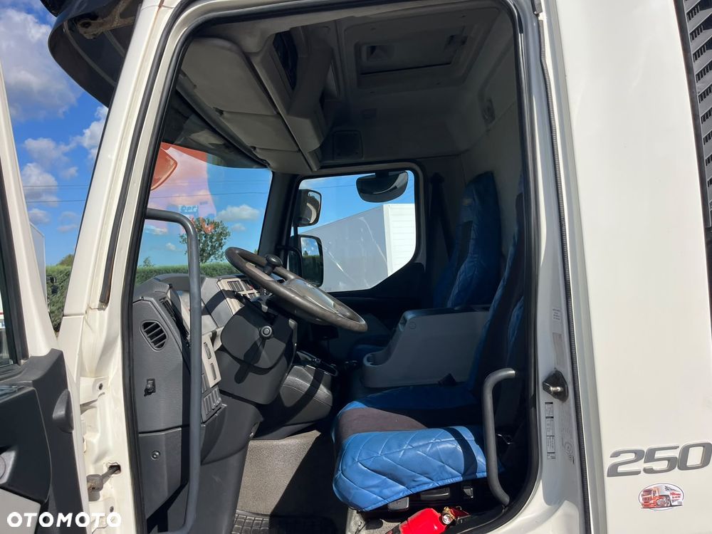Volvo Izoterma z otwieranym bokiem * Stan idealny - 25