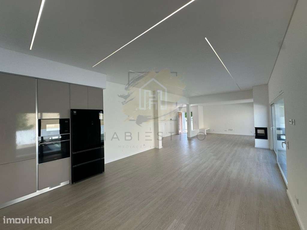 Luxuosa Moradia em Azeitão- Conforto e Elegância - Grande imagem: 4/31