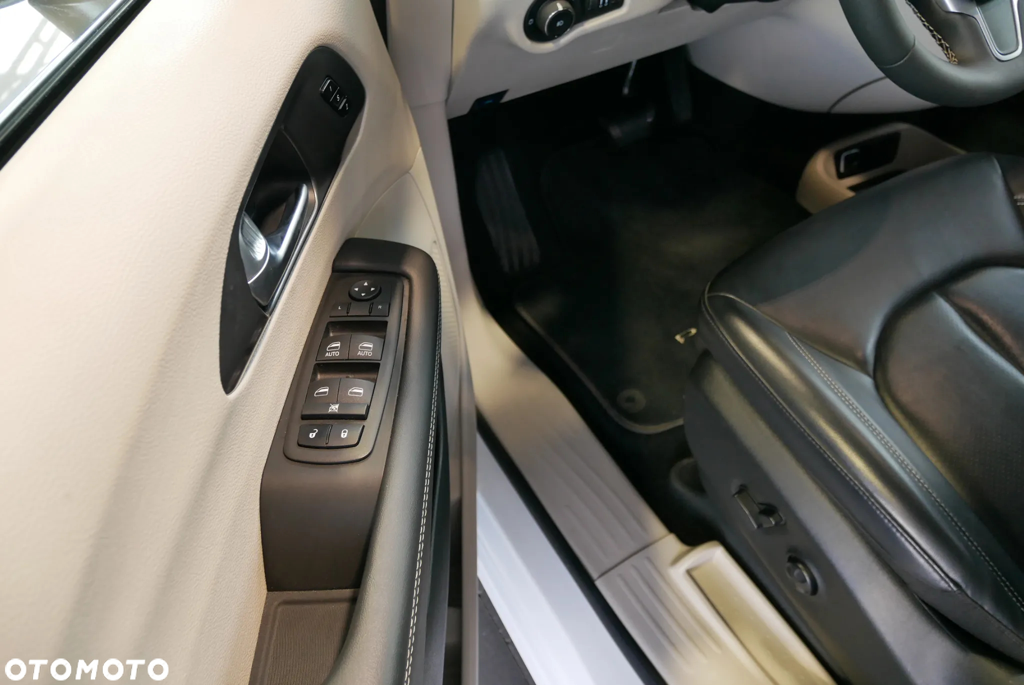 Chrysler Pacifica - 18