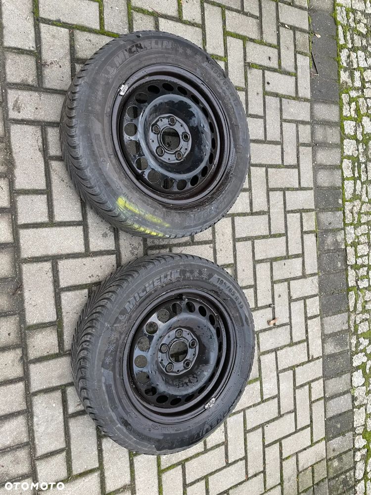 2x opona  195/65R15 całoroczne 2014 r.