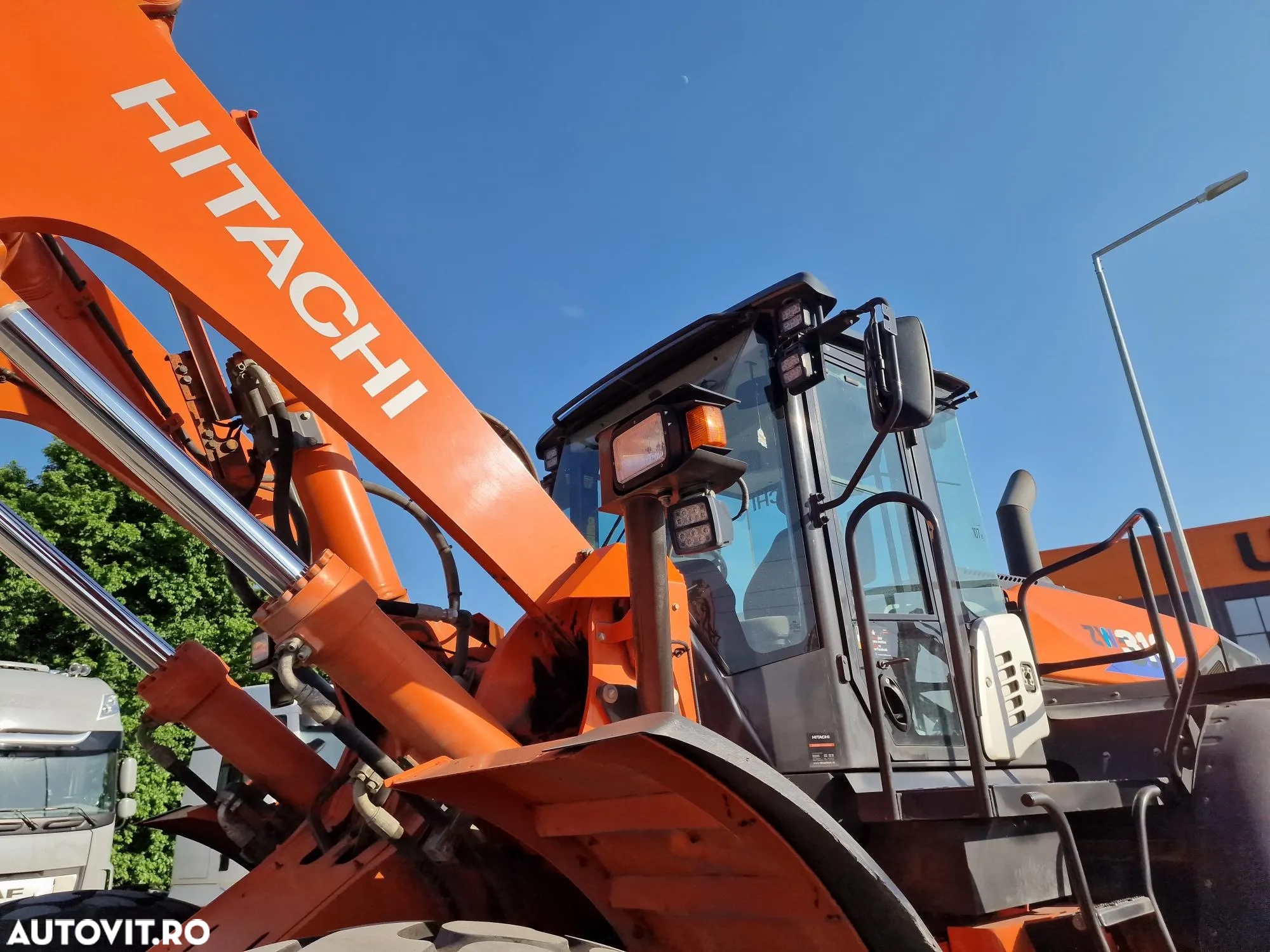 Hitachi ZW310-6, cupa NOUA 5mc, anv MICHELIN 80% ok-99.900 eur+Tva, virare JOYSTICK, gresare automata, camera spate mers masalier, consum 14l/h, produs in Japonia, posibilitate leasing 4 ani-PROMOTIE 99.900 EUR+Tva - 30