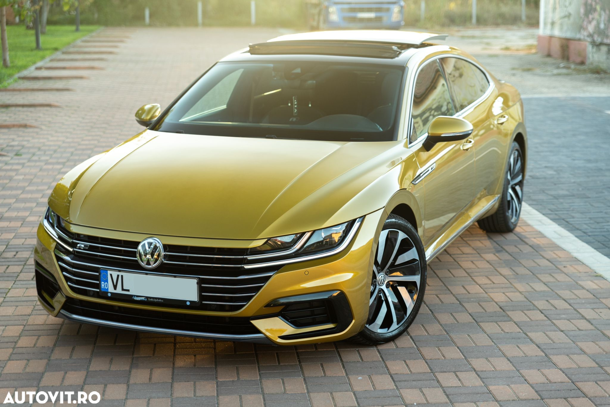 Volkswagen ARTEON 2.0 TSI DSG R-Line Edition - 4