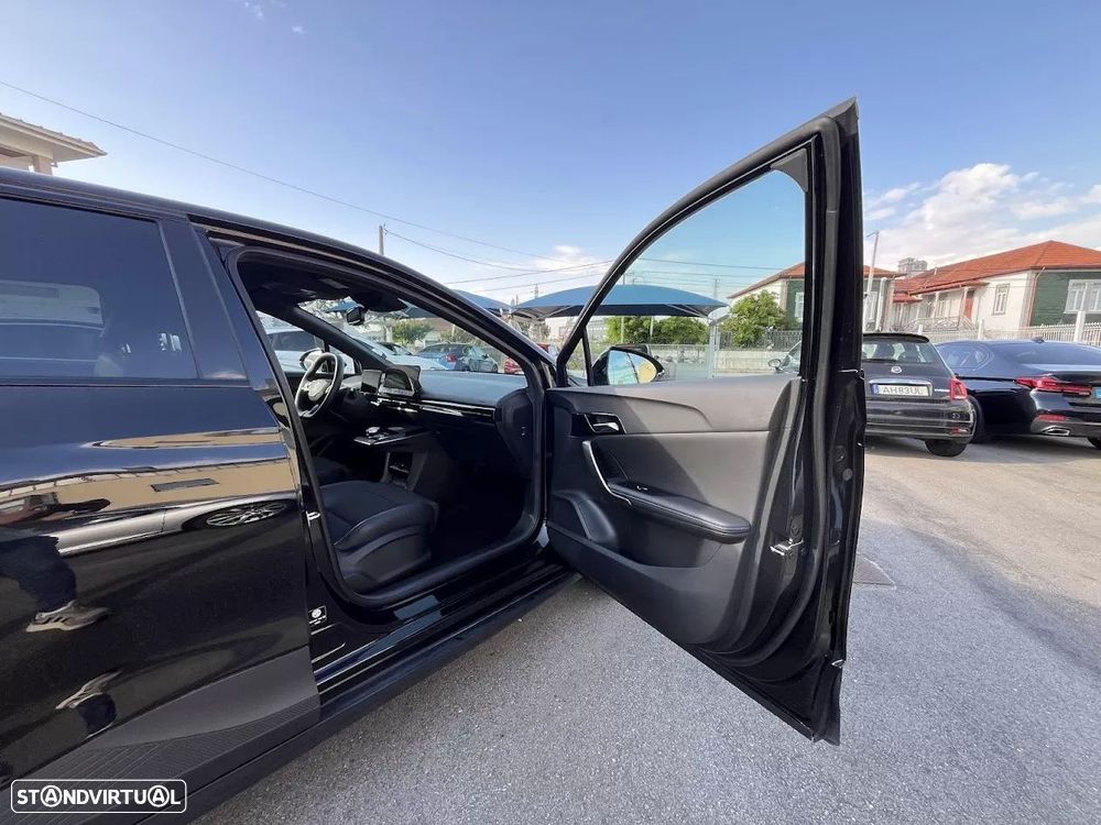 MG MG4 64 kWh Luxury - 33