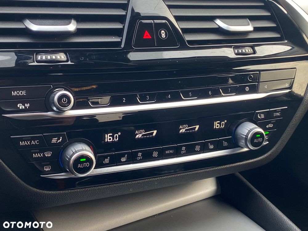 BMW Seria 5 530i Luxury Line sport - 21