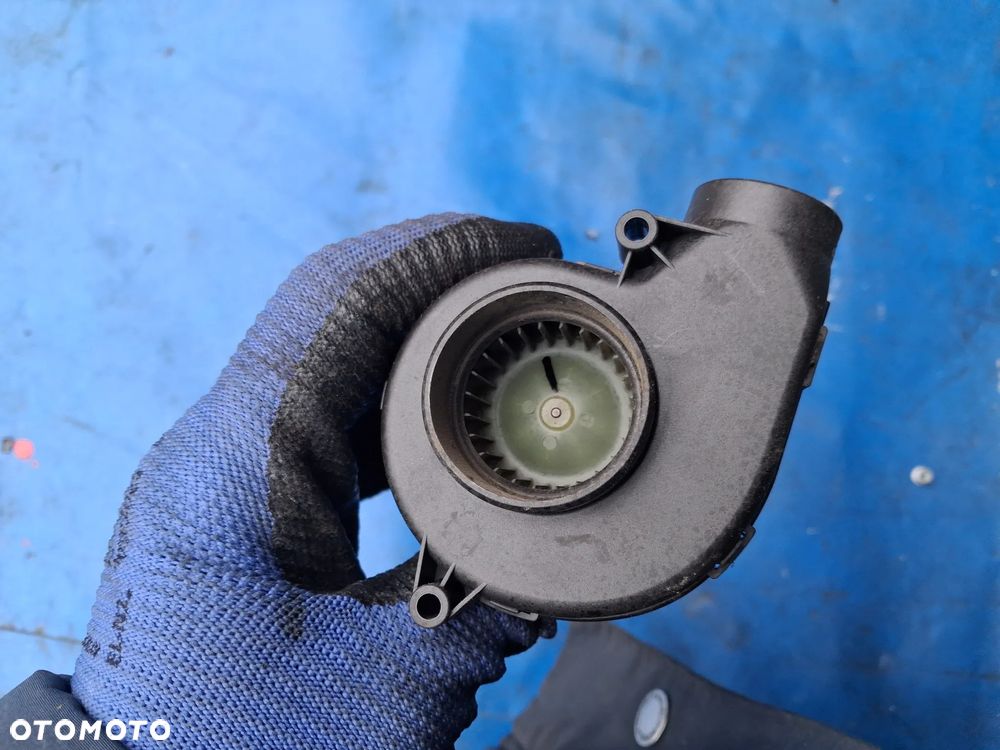 BMW E60 E61 E62 E63 Z4 X5 X3 7 E65 E66 Wentylator Komputera chłodzenie sterownika 129014380629 dmuchawa 0130002840 - 4