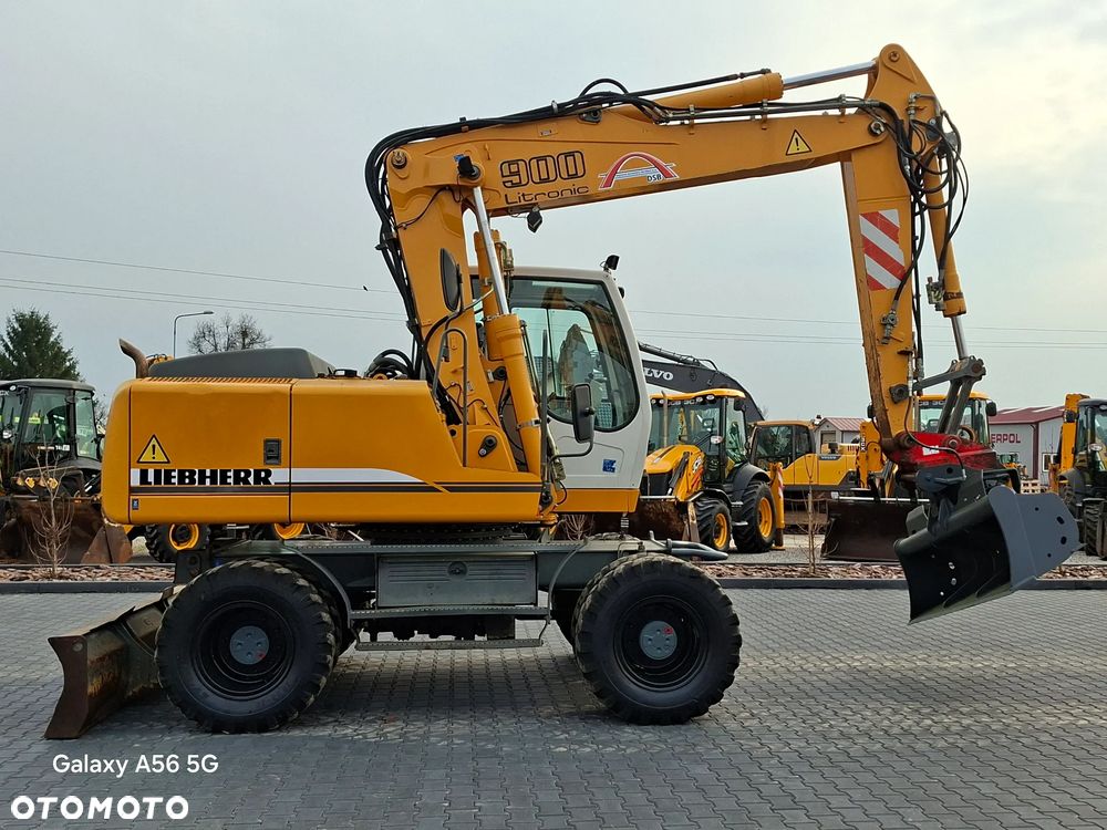 Liebherr LIEBHERR A900 - 8