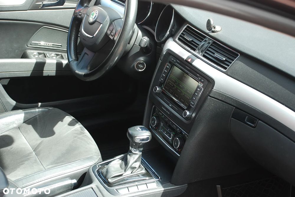 Skoda Superb 2.0 TDI Green tec DSG Elegance - 15