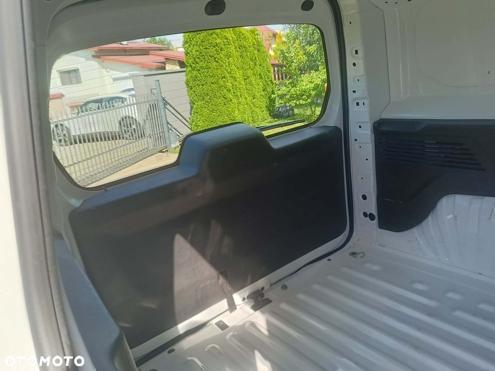 Opel COMBO - 27