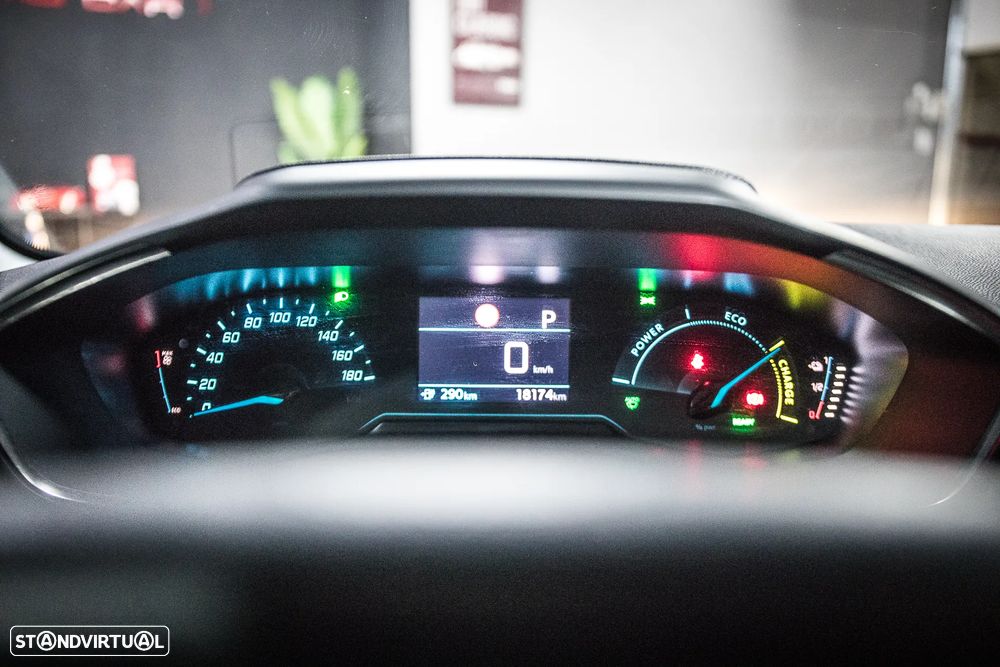 Peugeot e-208 Active - 12