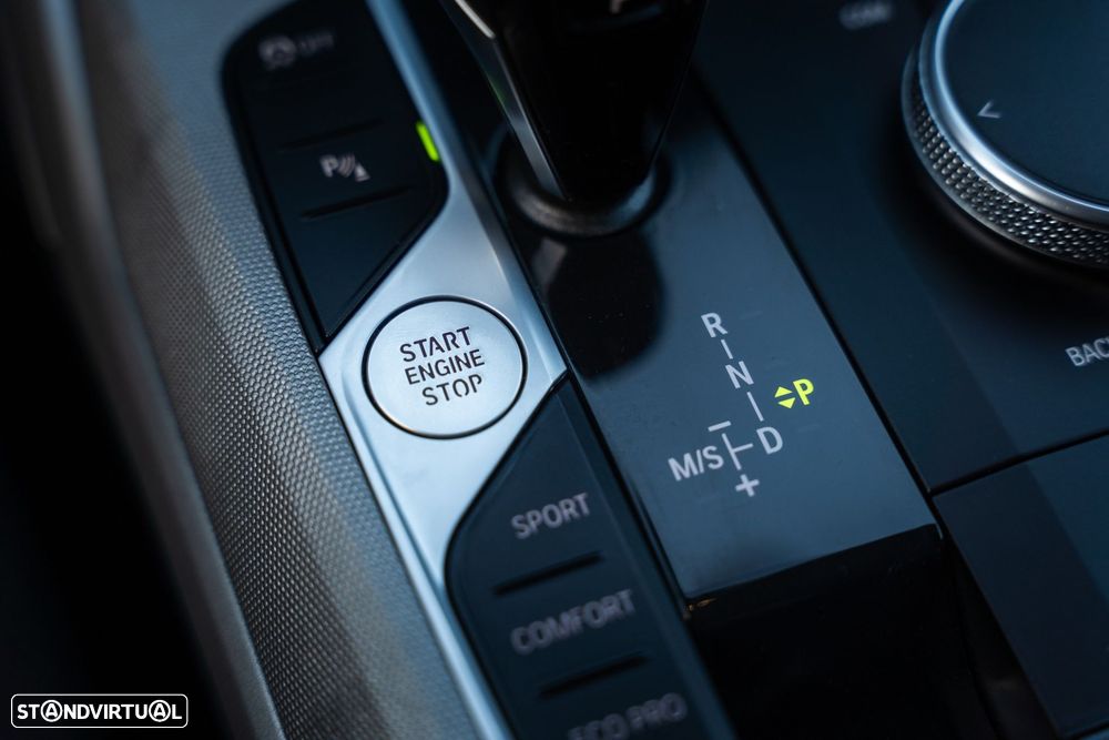 BMW 320 d Line Sport Shadow Auto - 31