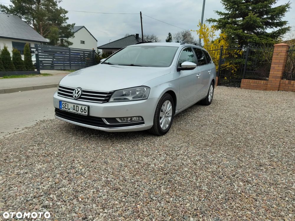 Volkswagen Passat - 1