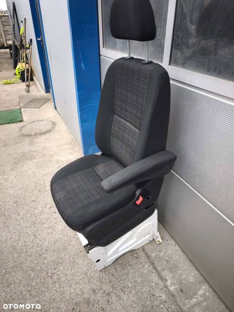 Fotel pasażera prawy pojedynczy MB Sprinter w906 Lift - 4