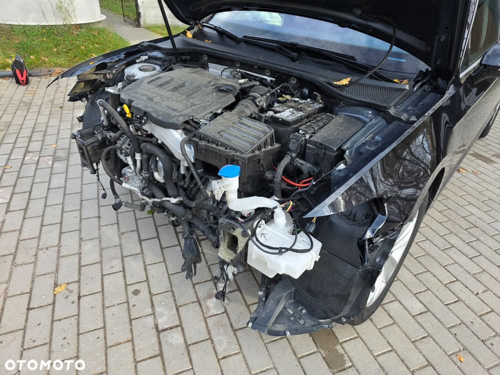 Volkswagen Passat Variant 2.0 TDI EVO Elegance DSG - 9