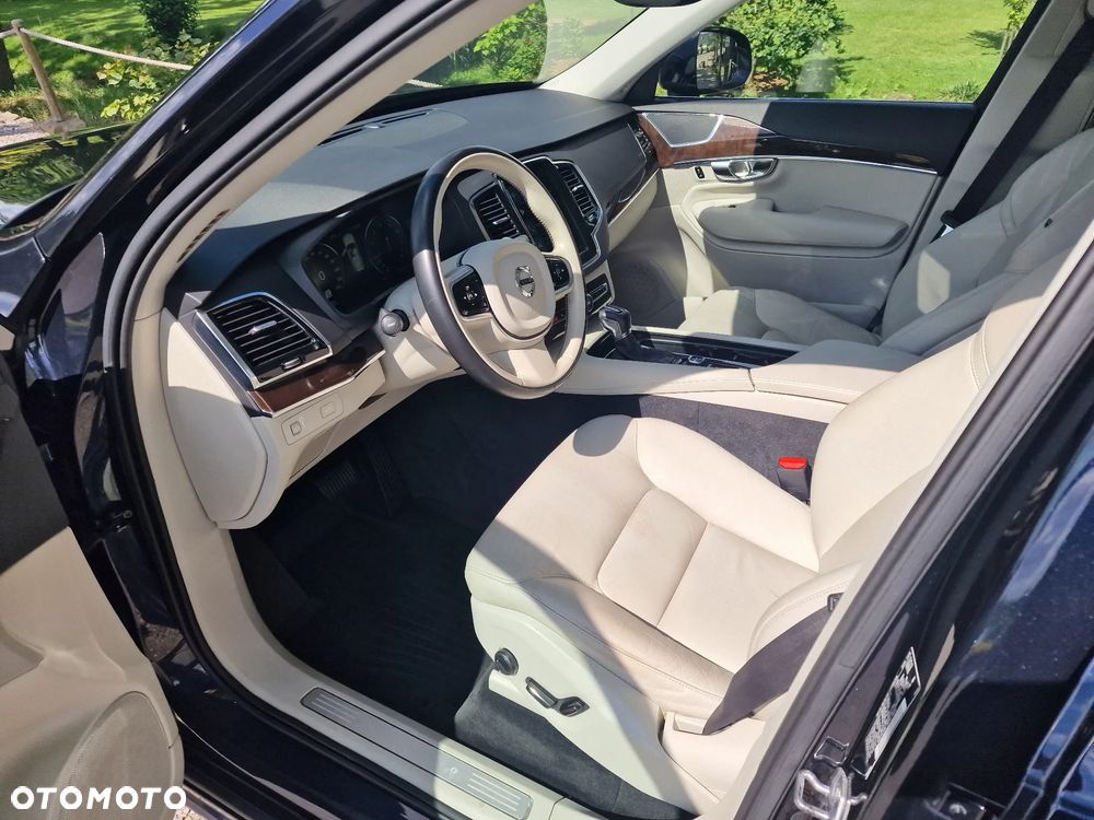 Volvo XC 90 - 8
