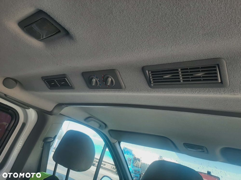 Renault Trafic Passenger Expression - 14