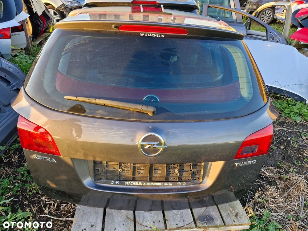 Tylna klapa bagażnika Opel Astra J IV kombi Z177 europa