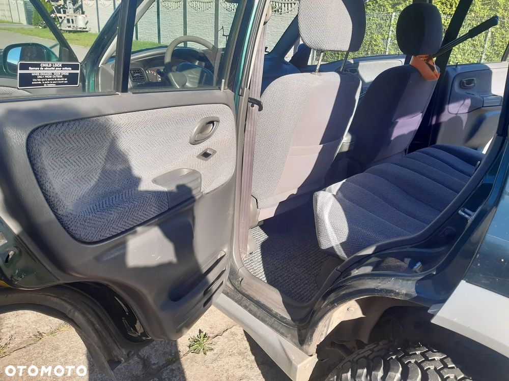 Suzuki Grand Vitara 2.5 V6 - 8