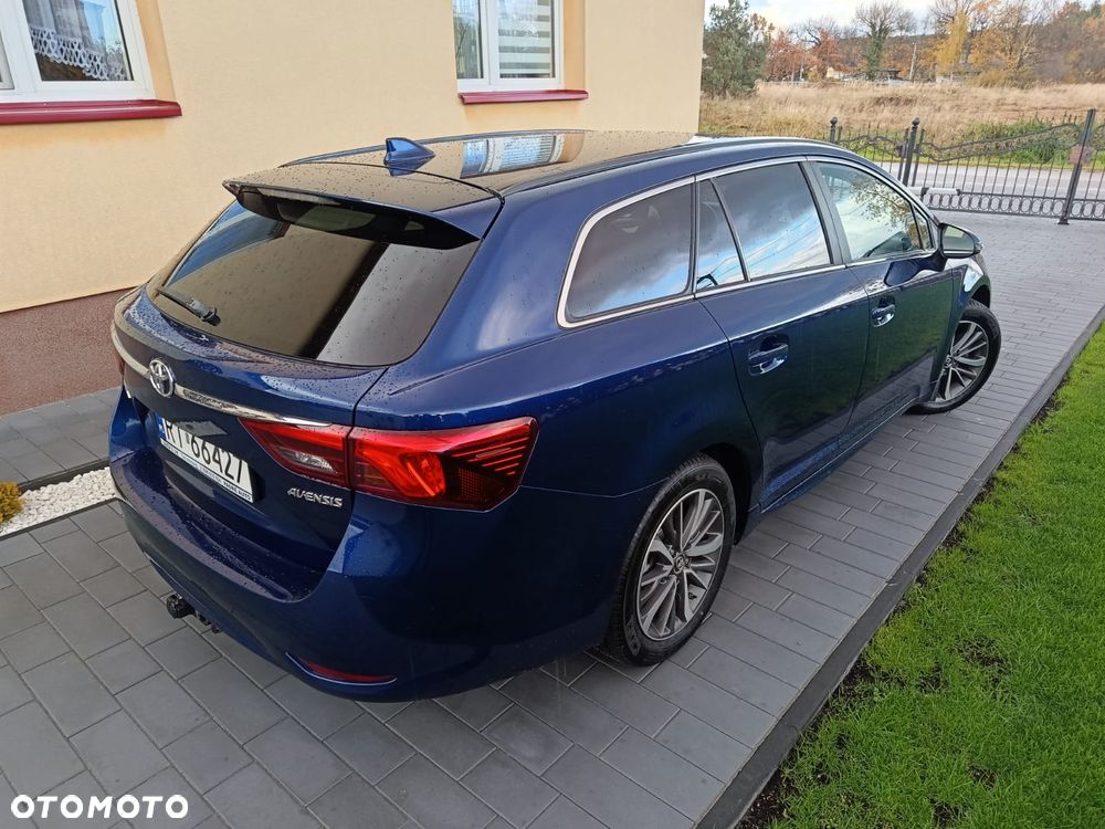Toyota Avensis Touring Sports 1.8 Executive - 9