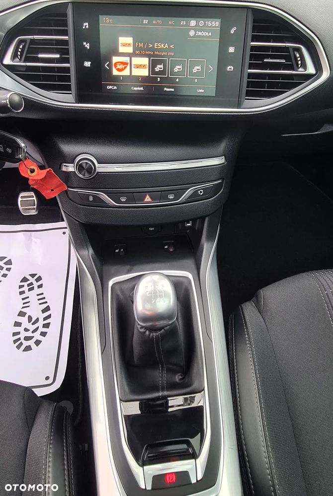 Peugeot 308 BlueHDi 130 Stop & Start Allure Business-Paket - 33