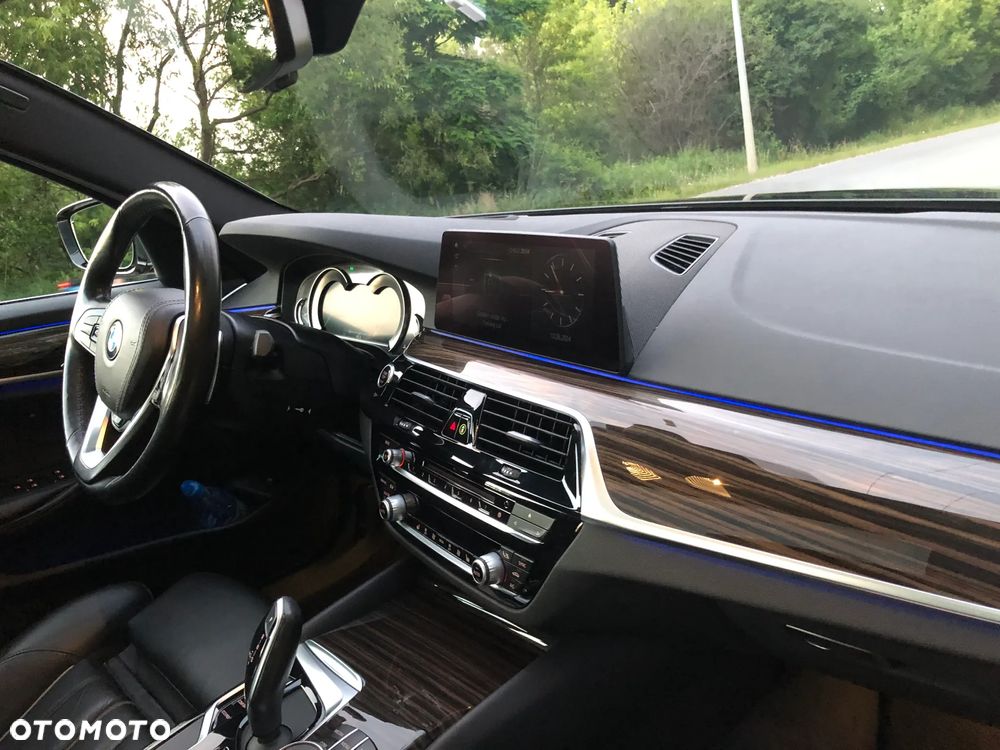 BMW Seria 5 530i xDrive Sport Line - 12