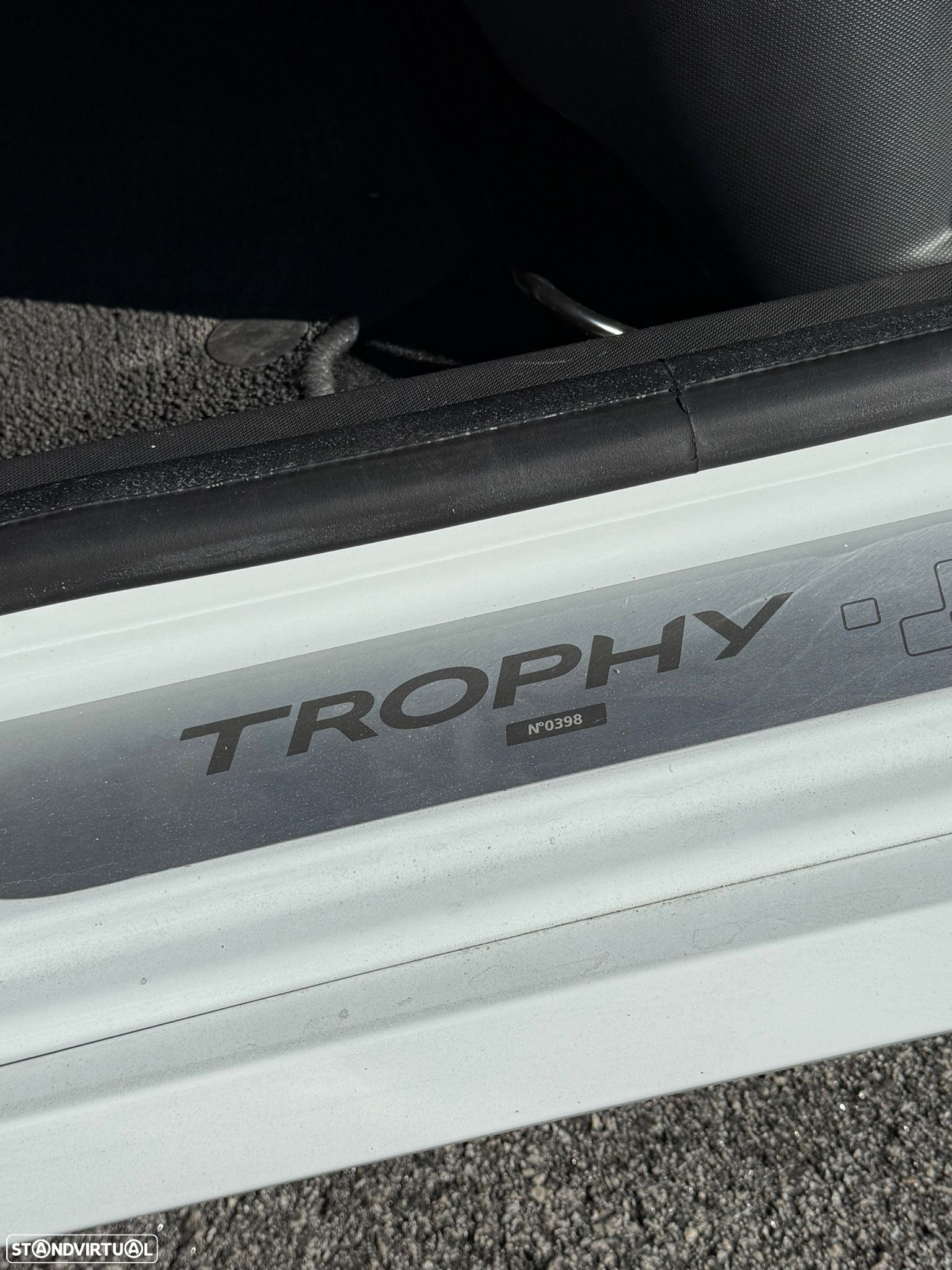 Renault Clio 1.6 T RS Trophy EDC - 19