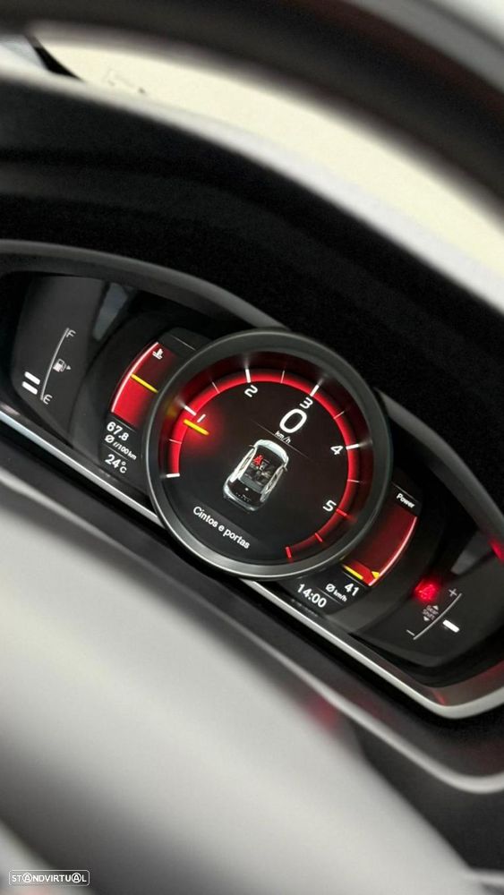 Volvo V40 2.0 D2 R-Design - 25