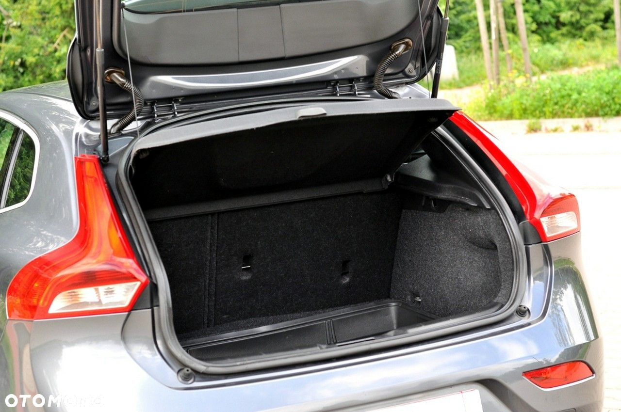 Volvo V40 D2 R-Design Momentum - 11