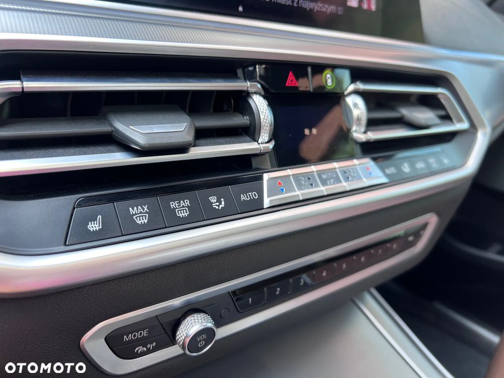 BMW X5 xDrive40i - 27