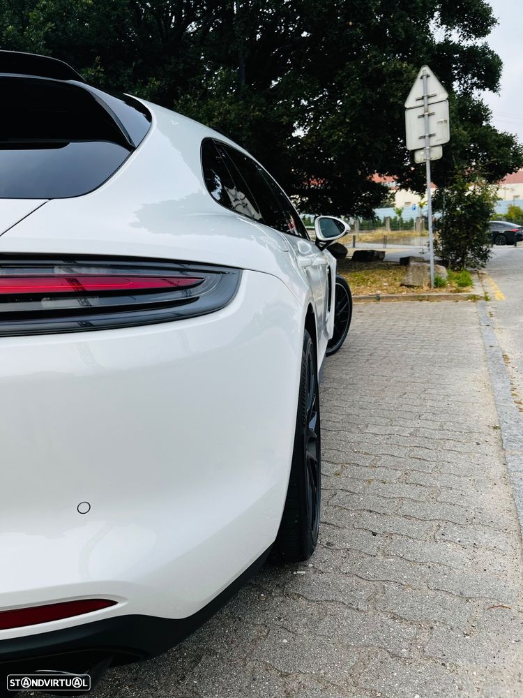 Porsche Panamera 4 E-Hybrid 10 Years Edition - 6
