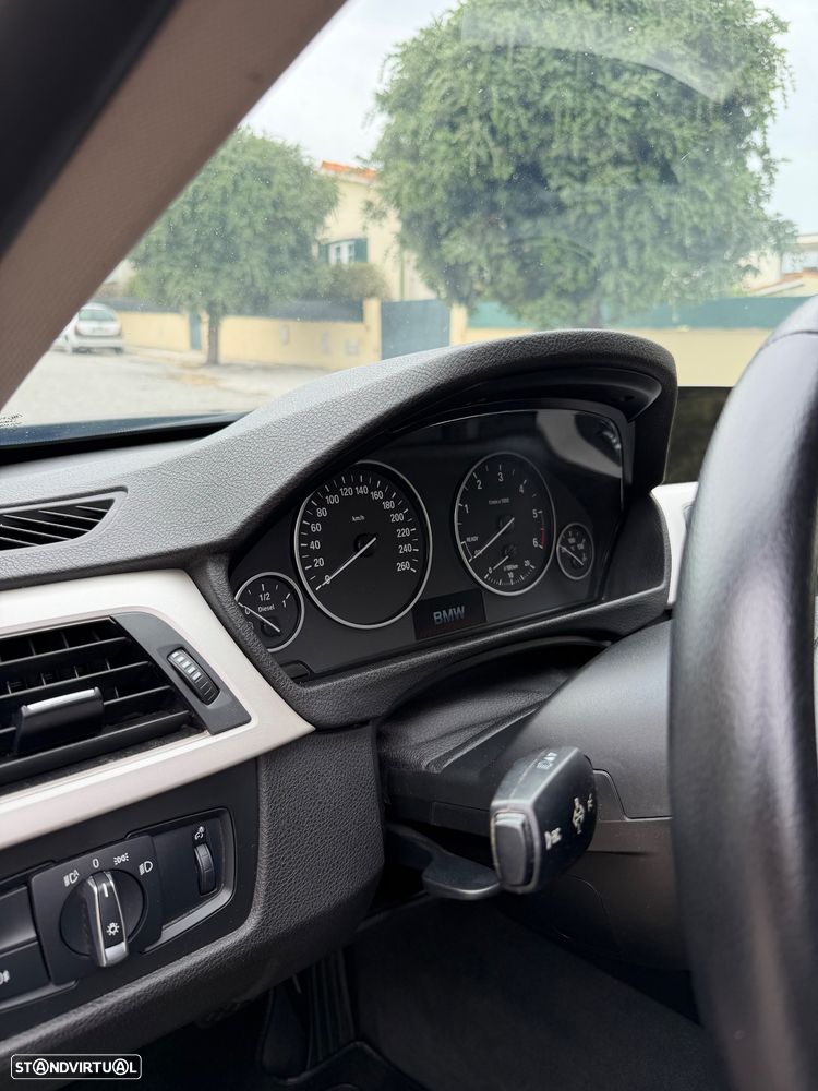 BMW 318 d Auto - 11