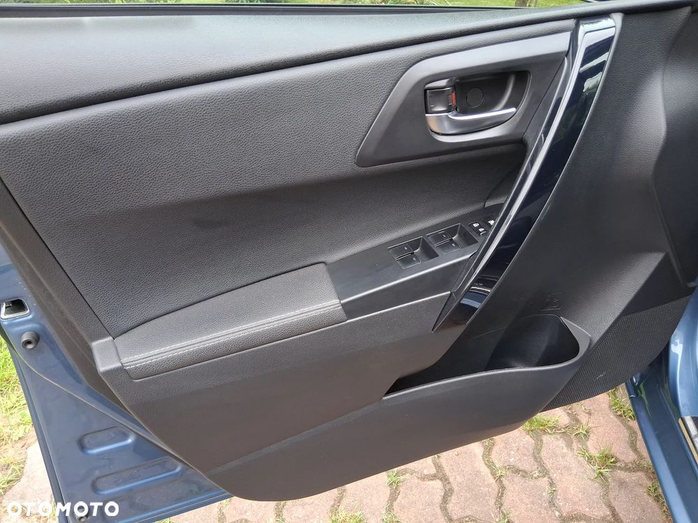 Toyota Auris 1.8 HSD Prestige NAVI - 21