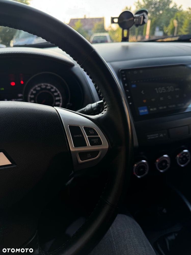 Mitsubishi Outlander 2.0 2WD Invite - 31