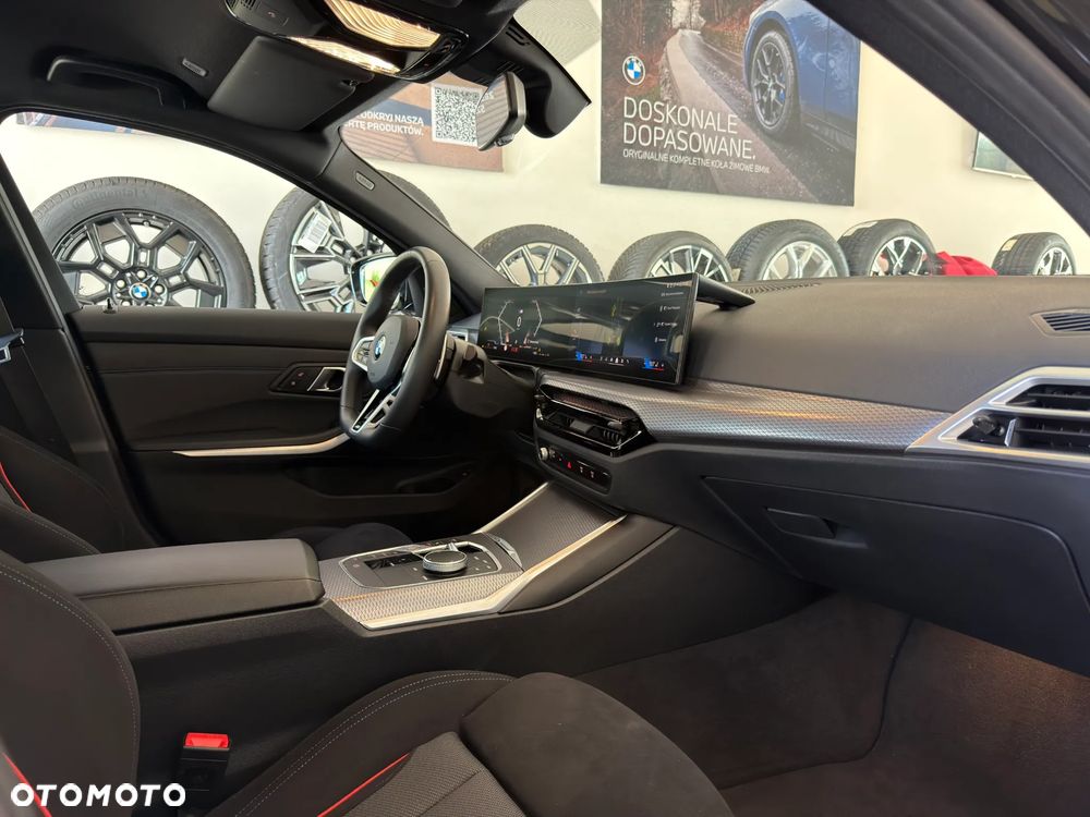 BMW Seria 3 330i xDrive M Sport - 12