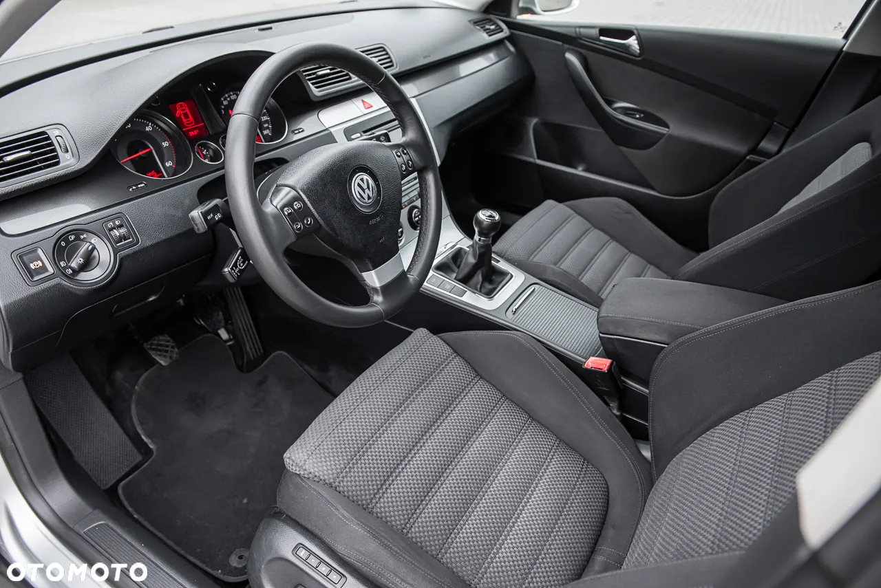 Volkswagen Passat 2.0 TDI Sportline - 15