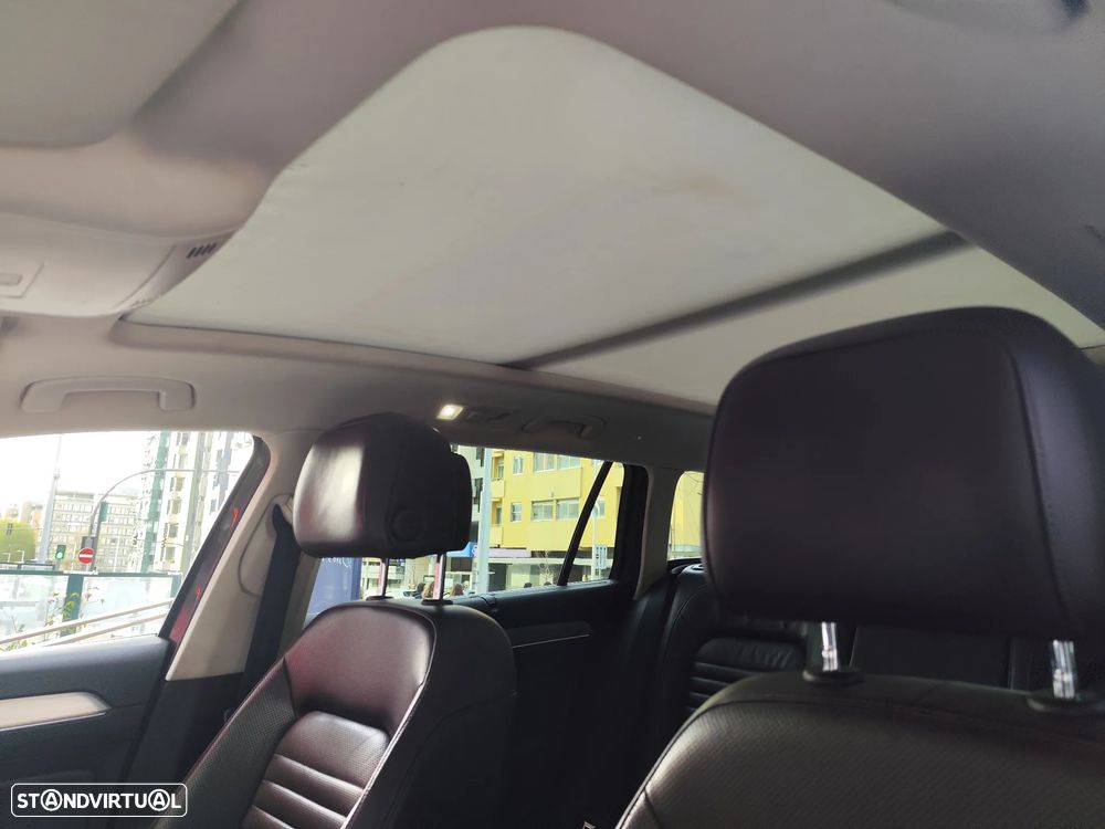 VW Passat Variant 2.0 TDI Highline DSG - 31