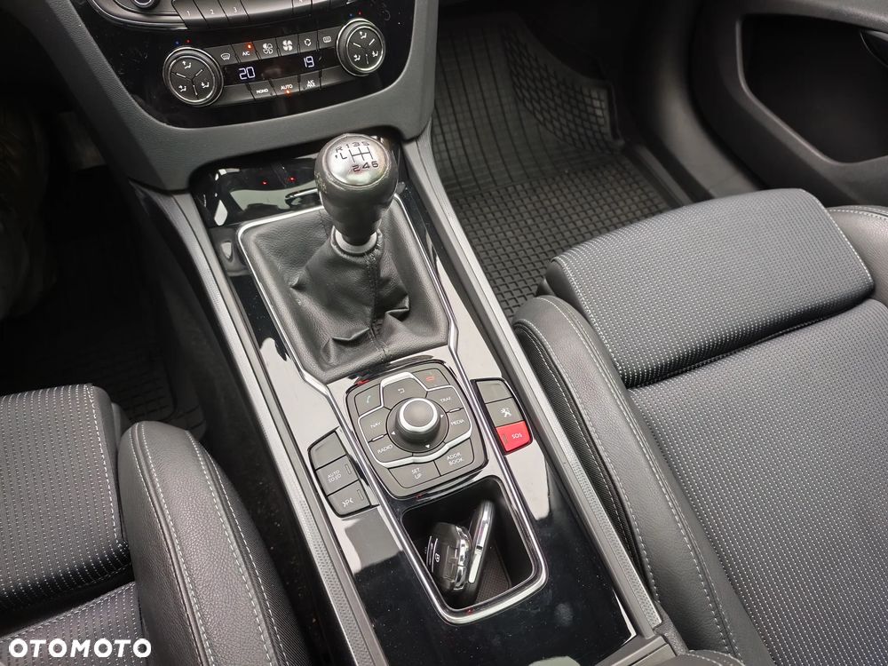 Peugeot 508 HDi FAP 160 Allure - 26